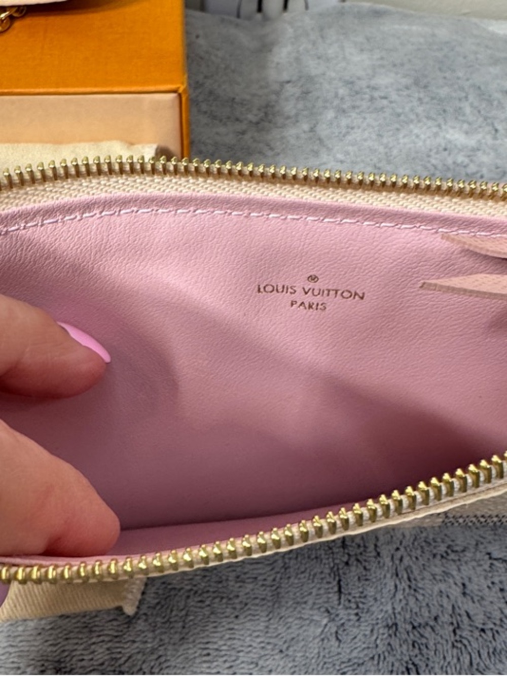 Louis Vuitton Damier Azur Pochette Félicie - LIKE NEW - FULL SET - Picture 13 of 16